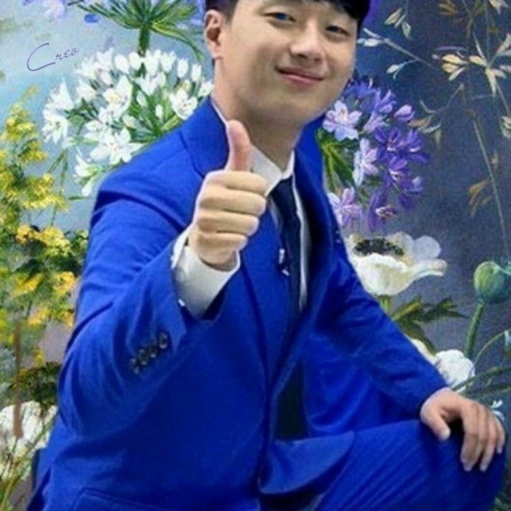 粉丝拍下的李灿元瞬间