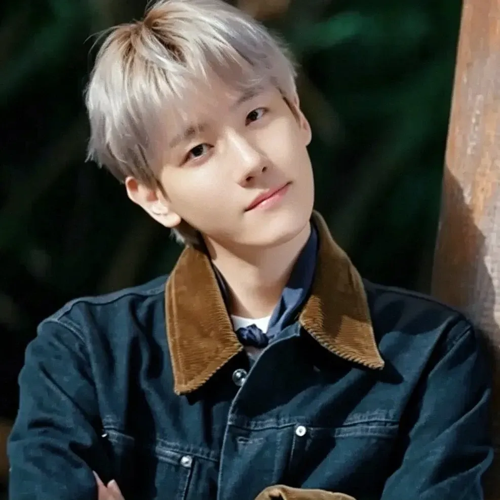 Behind-the-scenes cut of Baekhyun