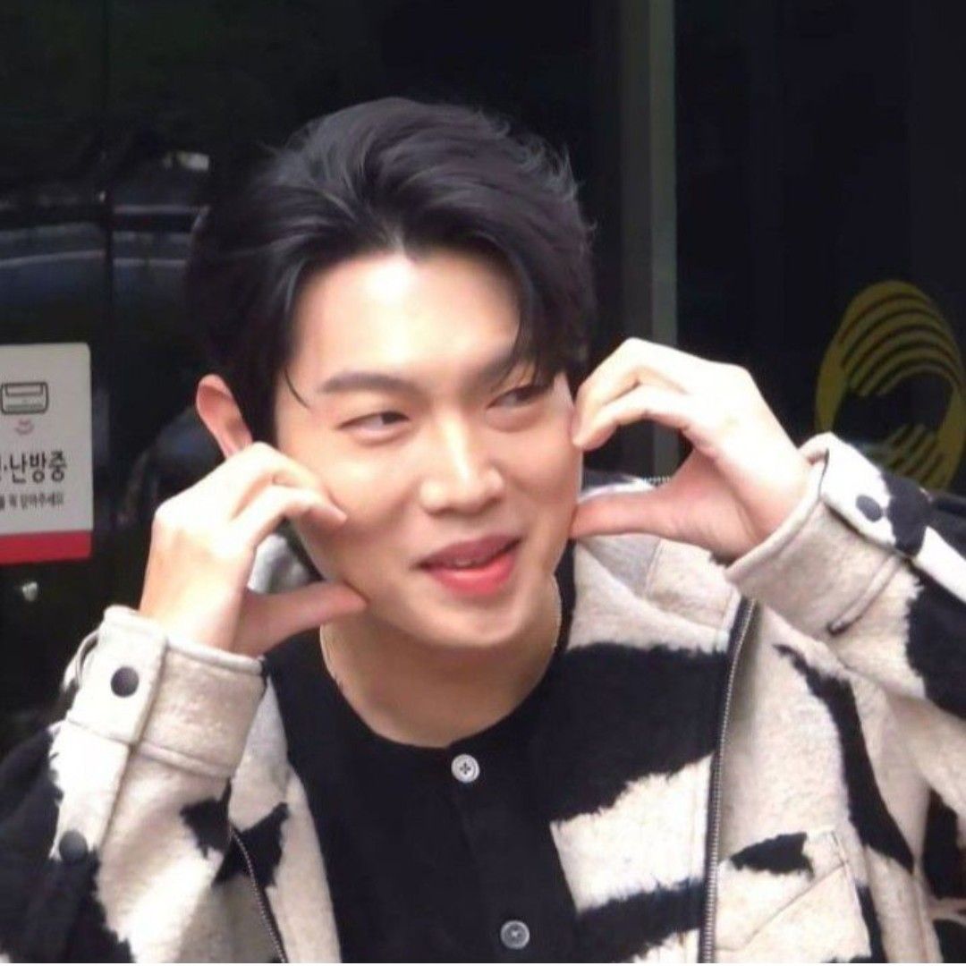 Behind-the-scenes cut of Son Taejin