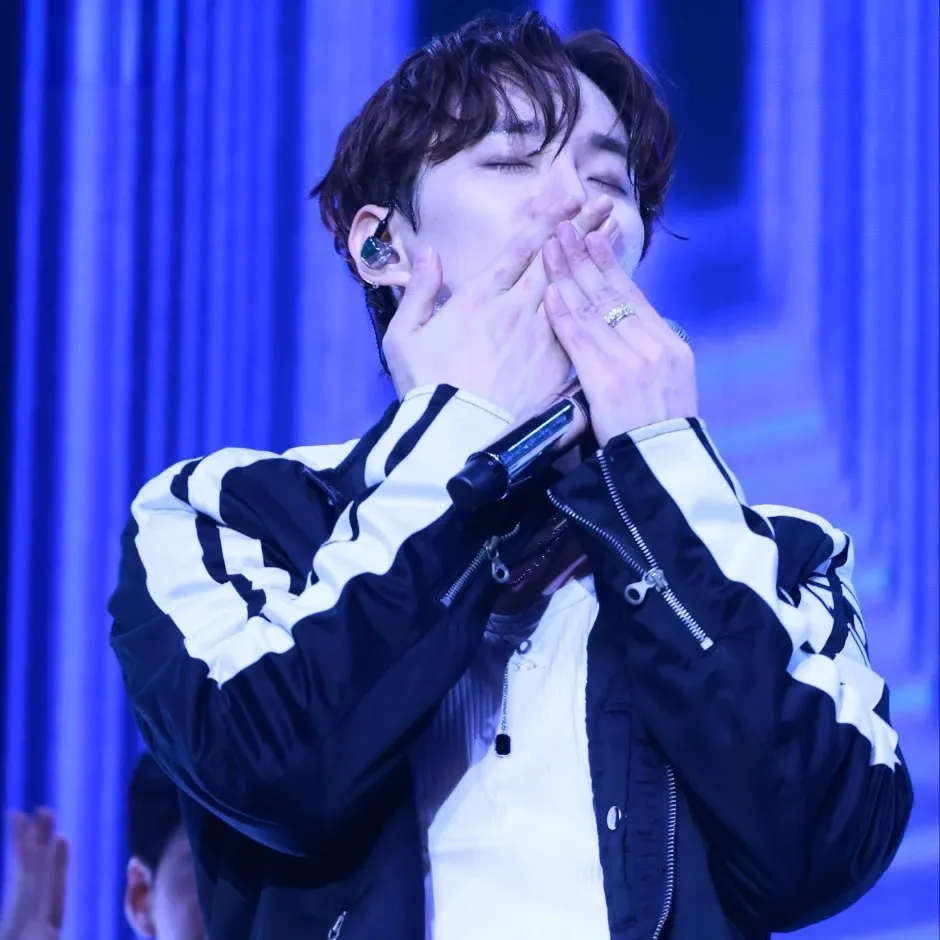 粉丝拍下的李俊昊瞬间