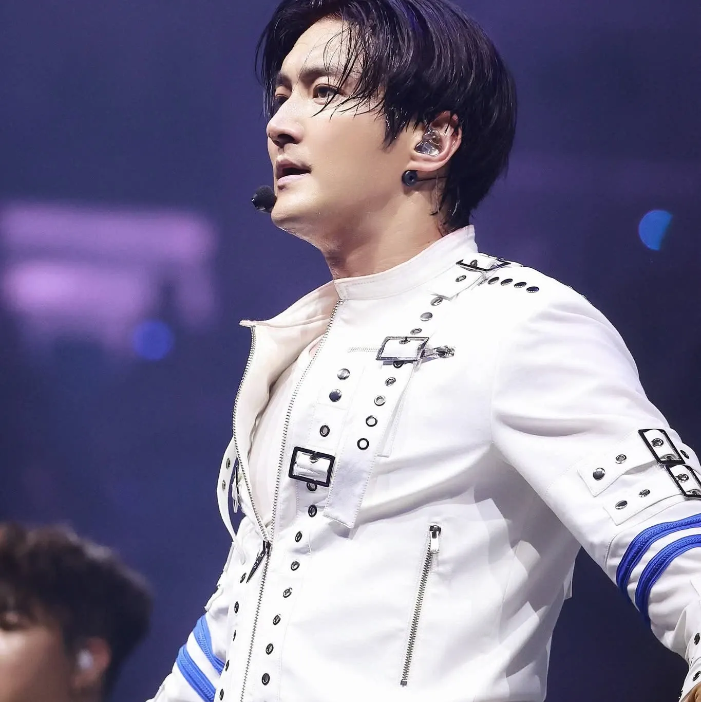 Behind-the-scenes cut of Choi Siwon