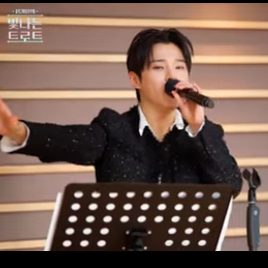 Behind-the-scenes cut of Seong Ri