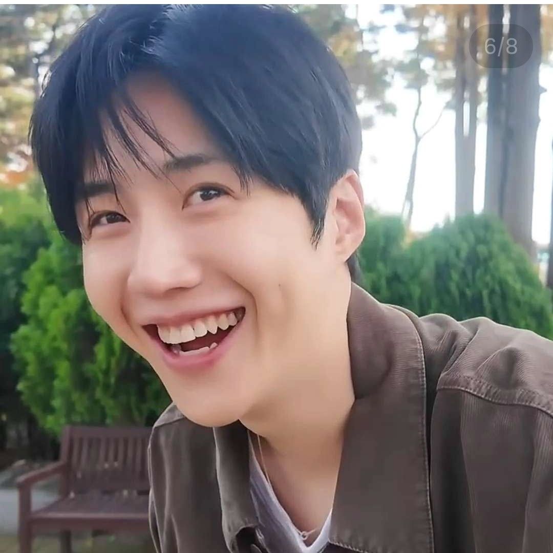 粉丝拍下的金宣虎瞬间