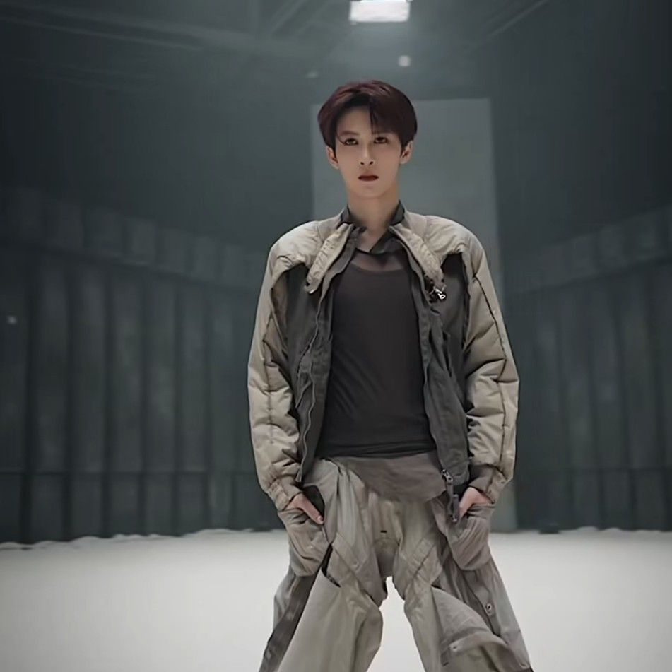 Behind-the-scenes cut of Tan Jianci