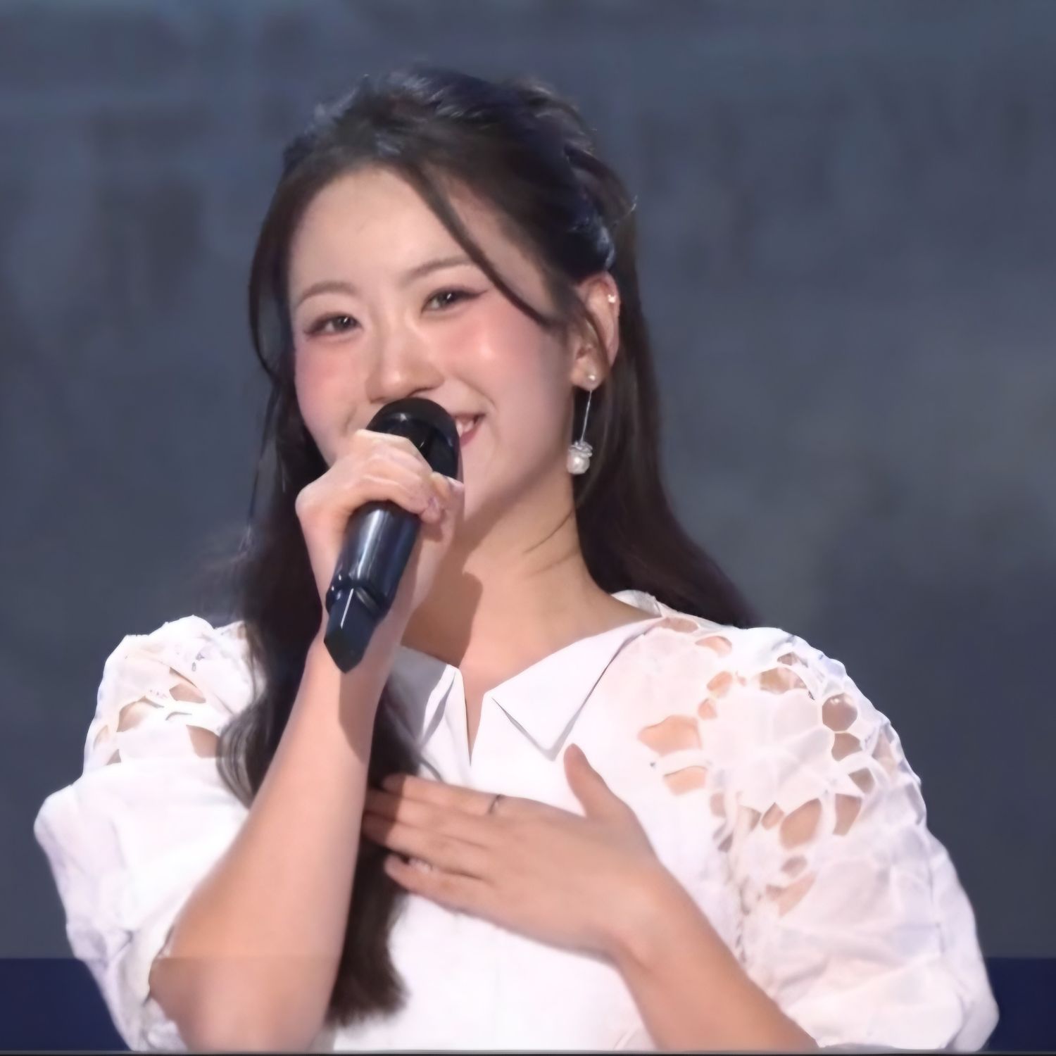 Behind-the-scenes cut of Oh Yujin