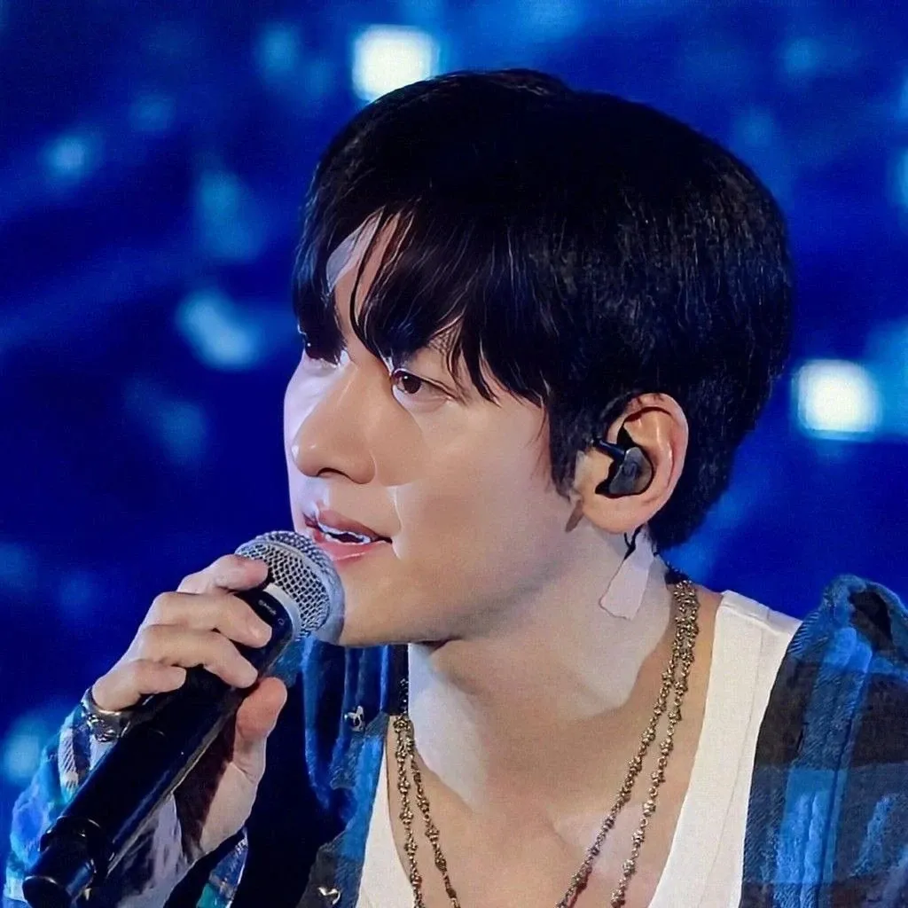 粉丝拍下的池昌旭瞬间