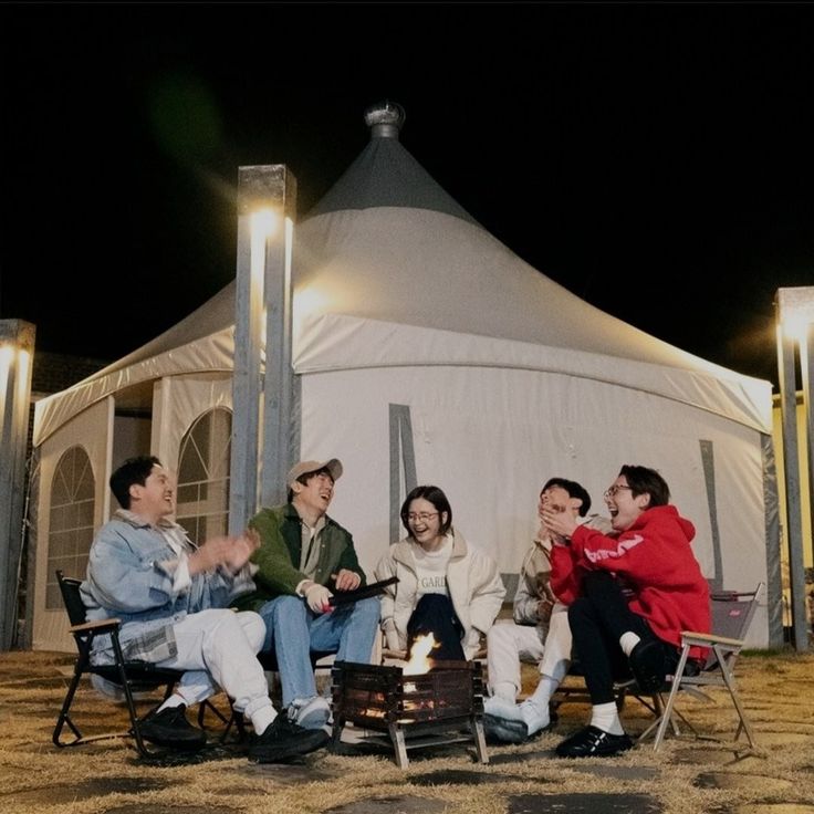 A moment captured by a fan of Jeon Mido