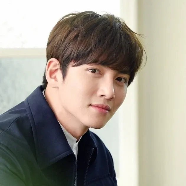 지창욱의 최신 사진