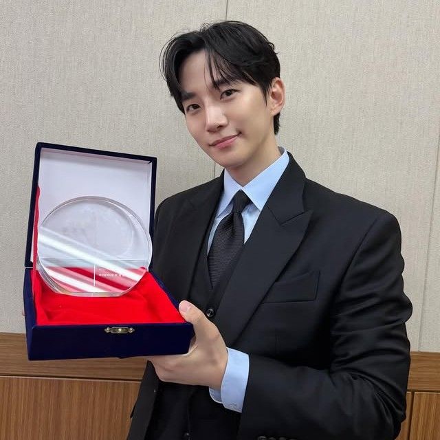 粉絲拍下的李俊昊瞬間