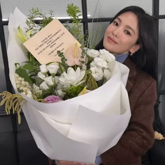 Behind-the-scenes cut of Song Hyekyo