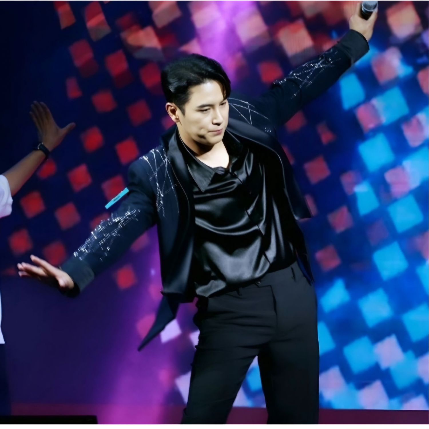 チャン・ミンホの最近の活動ショット