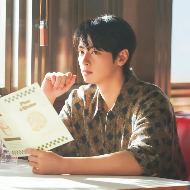 Latest photo of Cha Eunwoo