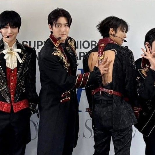 A moment captured by a fan of Choi Siwon