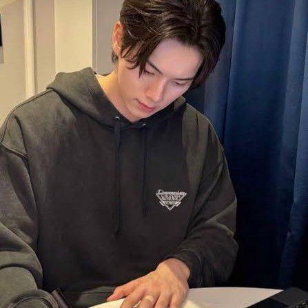 A moment captured by a fan of Lee Chaemin