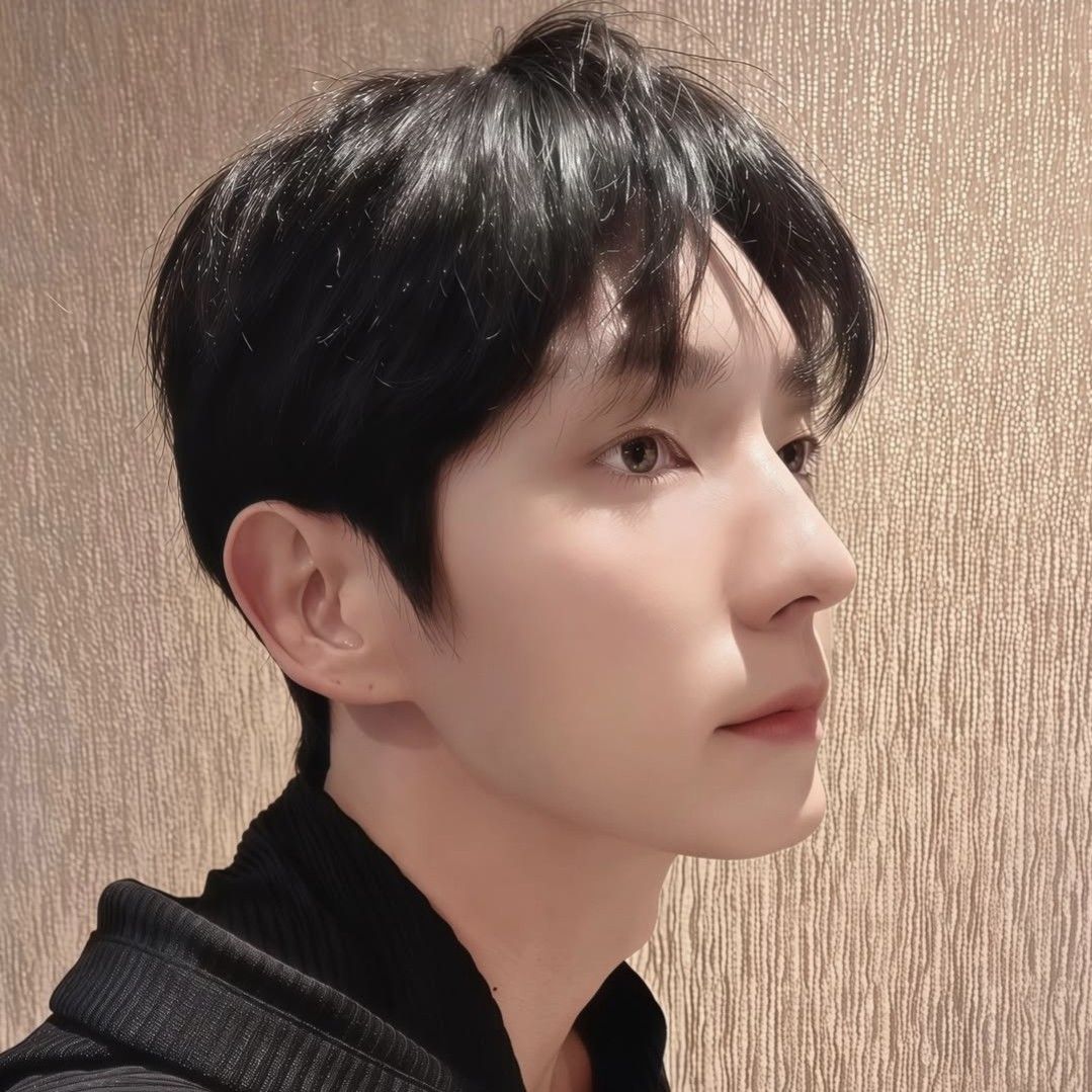 A moment captured by a fan of Lee Joongi