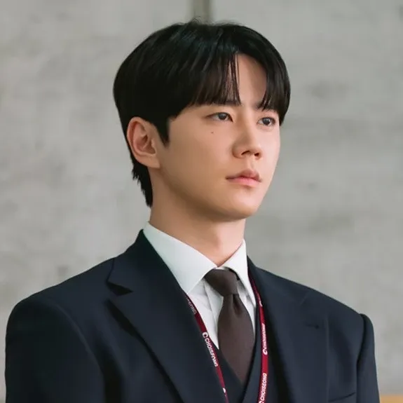 Recent activity shot of Lee Junyoung