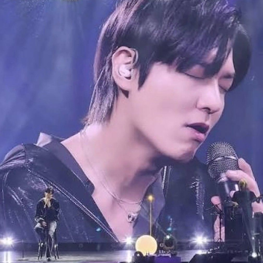 イ・ミンホの最近の活動ショット