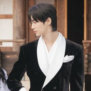 Recent activity shot of Byeon Wooseok