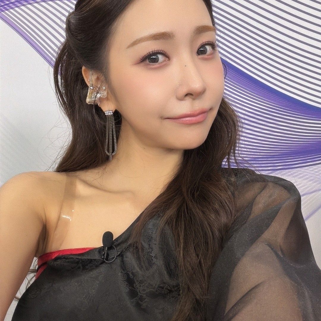 Behind-the-scenes cut of Huh Chanmi