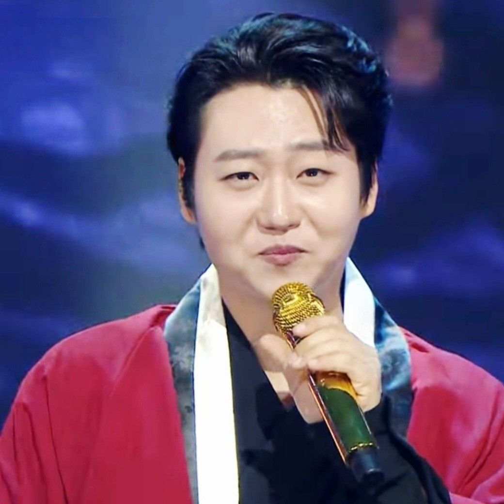 Recent activity shot of Min Soohyun