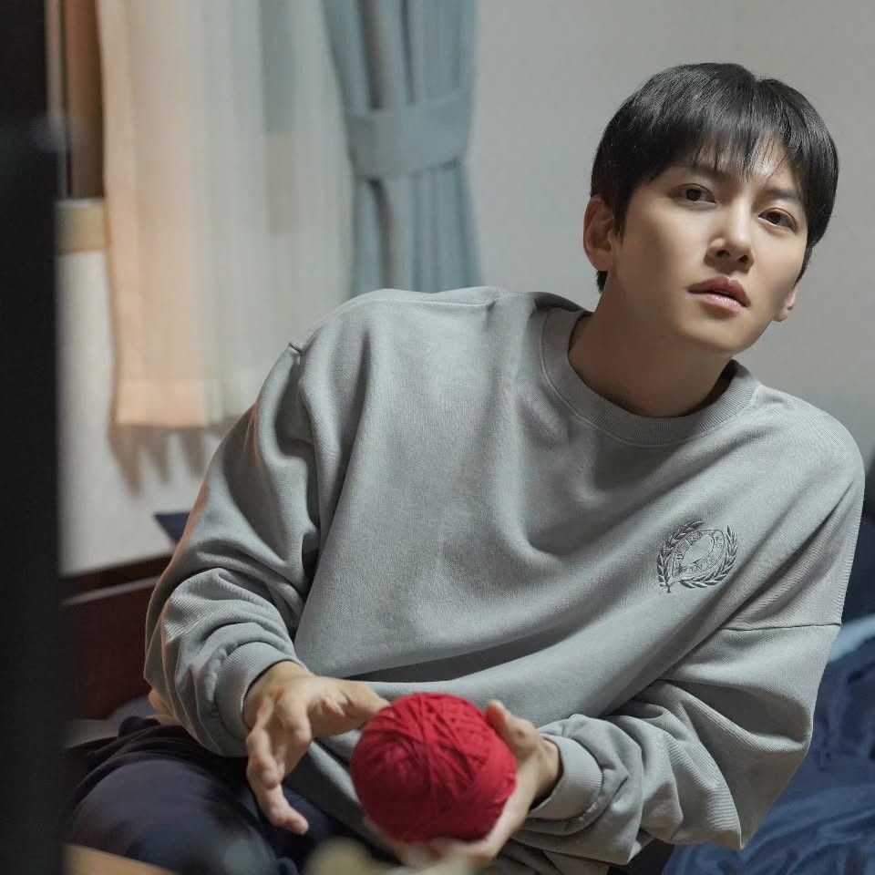 Behind-the-scenes cut of Ji Changwook