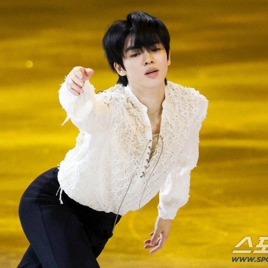 Momen yang diabadikan oleh penggemar Cha Junhwan