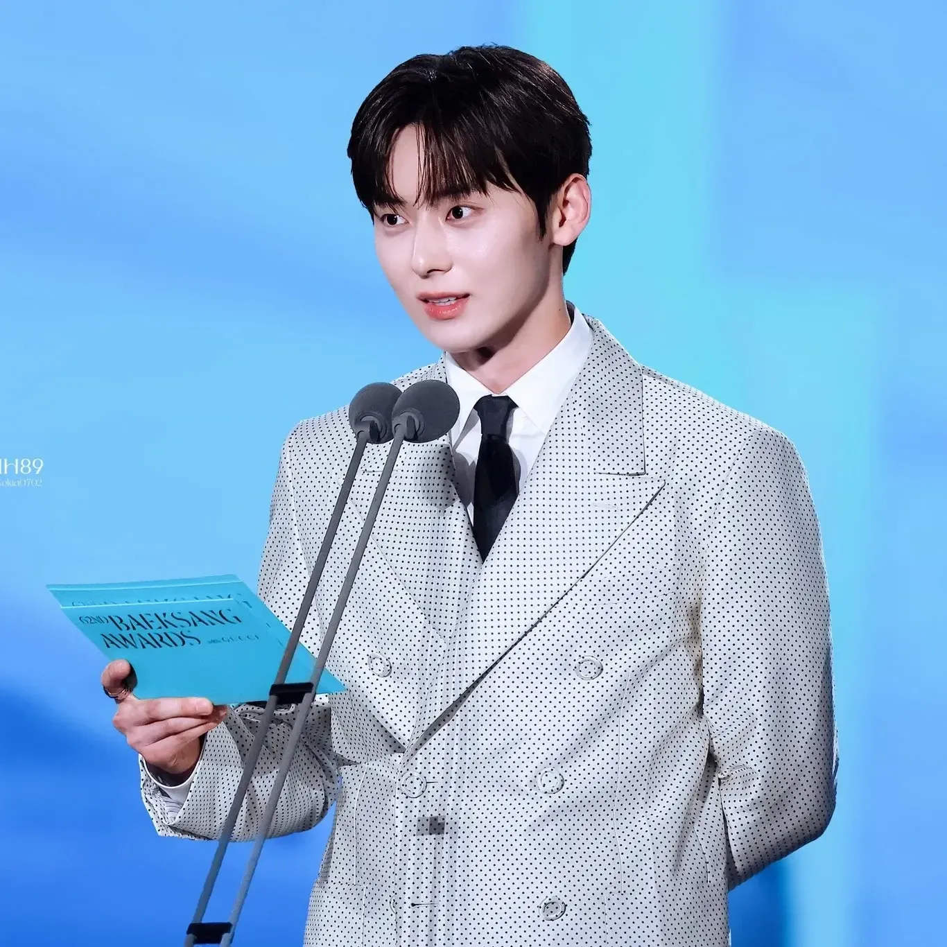 A moment captured by a fan of Hwang Minhyun