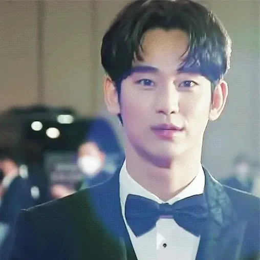 A moment captured by a fan of Kim Soohyun