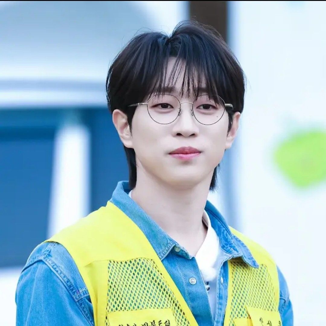 A moment captured by a fan of An Sunghoon