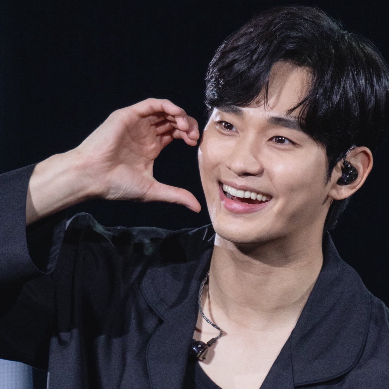 金秀贤的最新照片