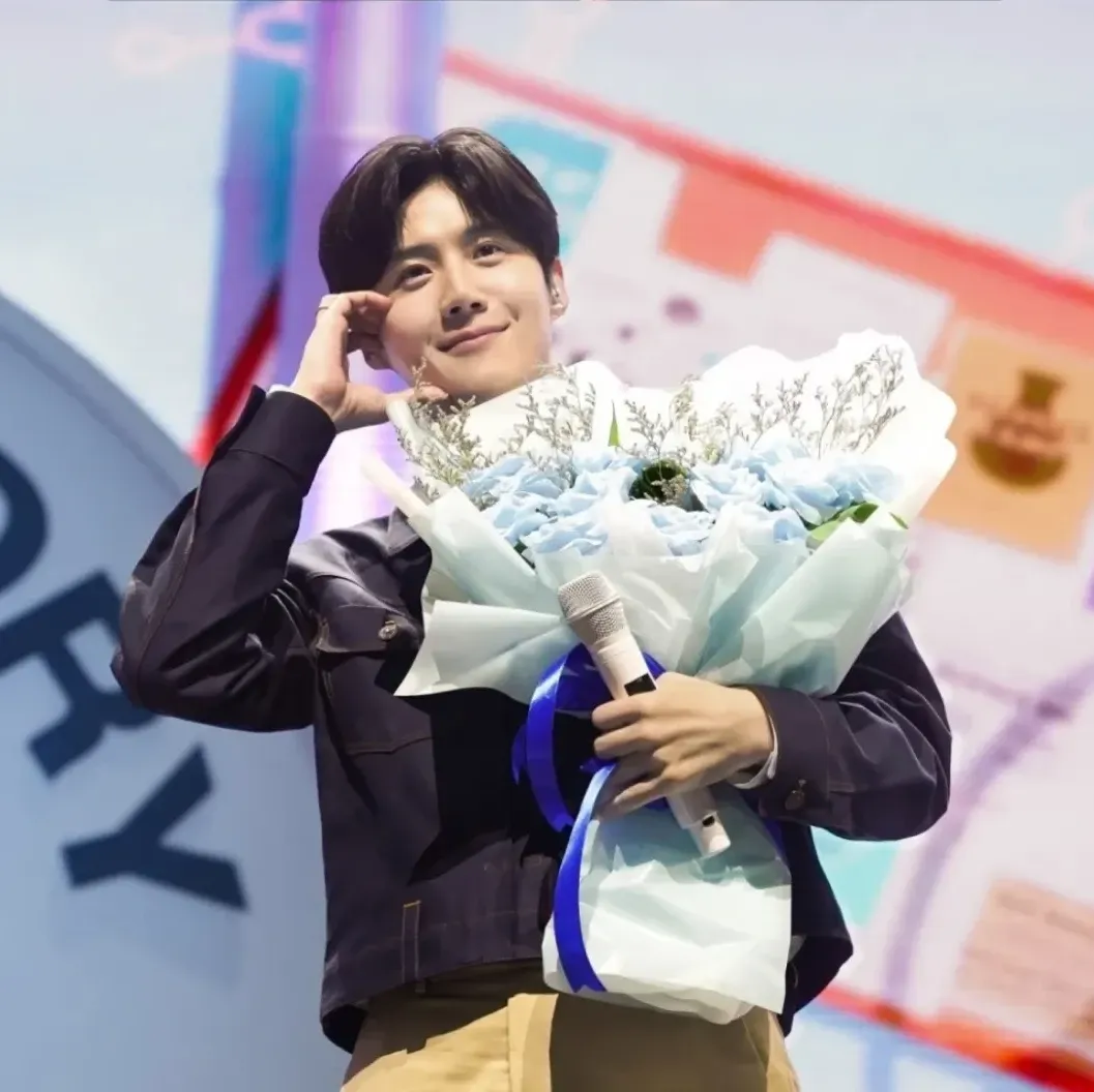 김선호 최근 활동샷