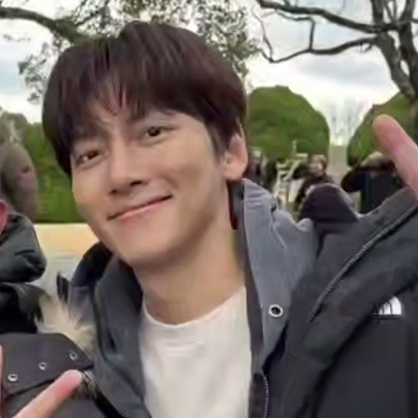 チ・チャンウクの最近の活動ショット