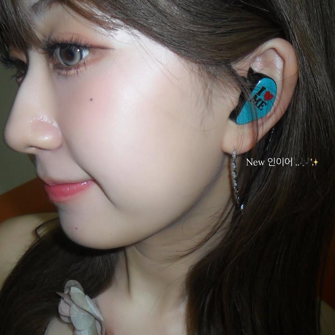 Recent activity shot of Jeon Yujin