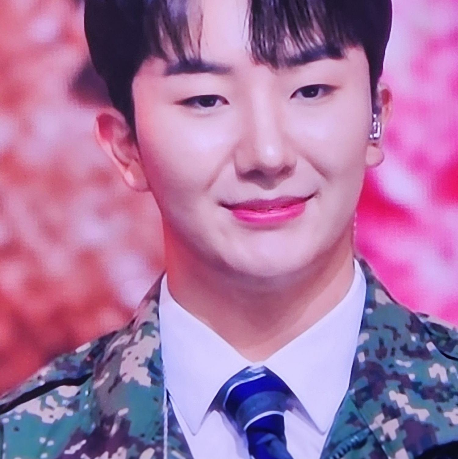 Behind-the-scenes cut of Nam Seungmin