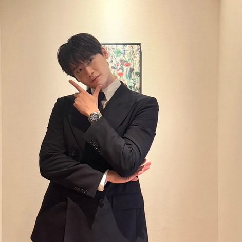 Behind-the-scenes cut of Lee Jongsuk