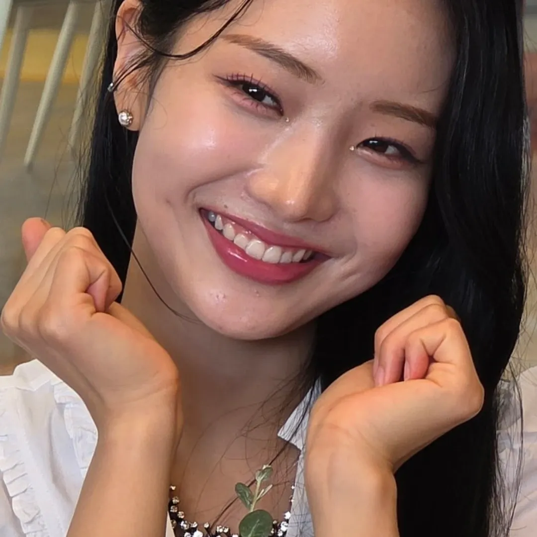 A moment captured by a fan of Kim Soyeon (2004)