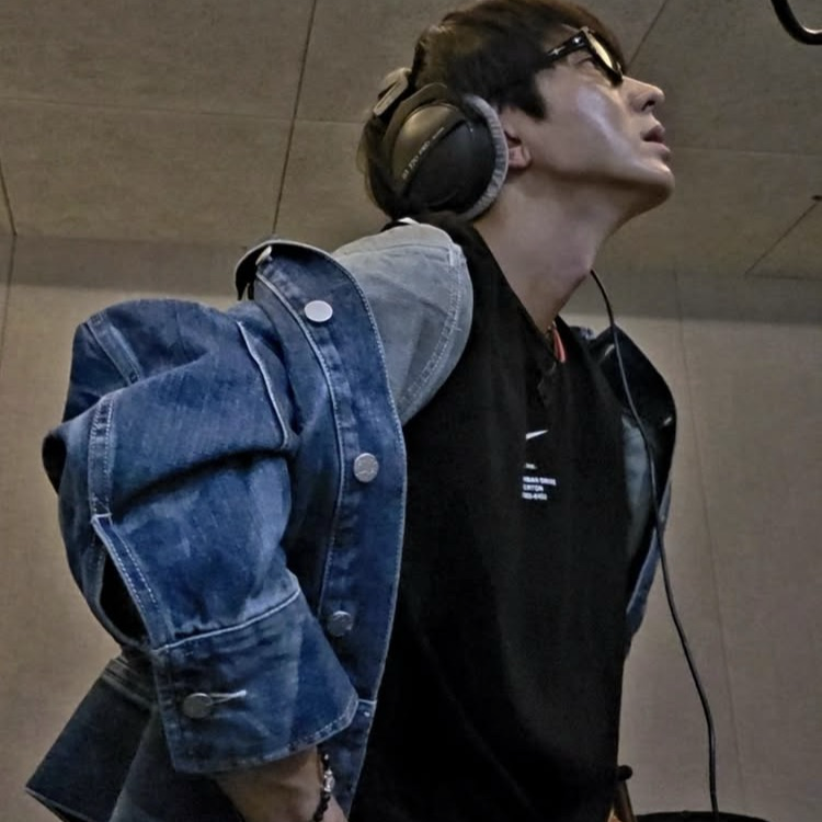 Foto kegiatan terbaru dari Lee Joongi