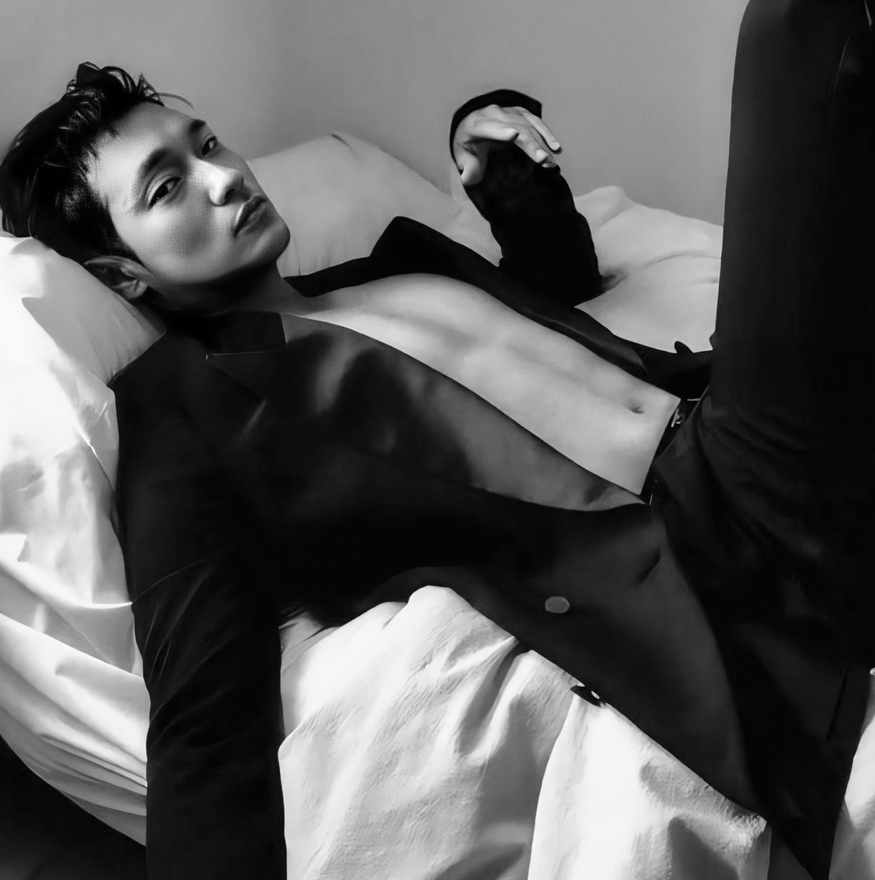 Recent activity shot of Son Seokkoo