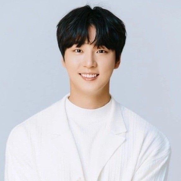 Recent activity shot of Yoon Shiyoon