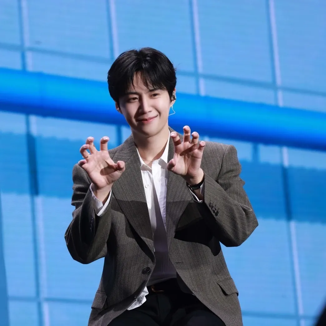 김선호의 최신 사진