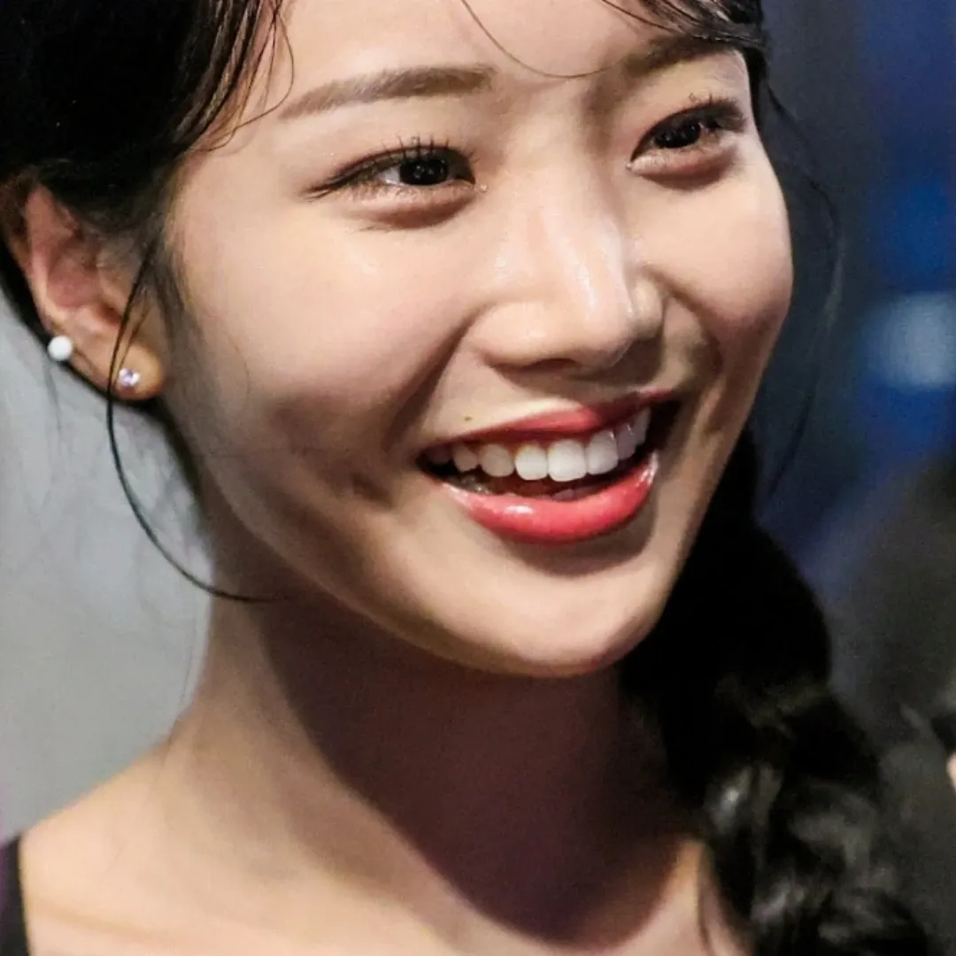 A moment captured by a fan of Kim Soyeon (2004)