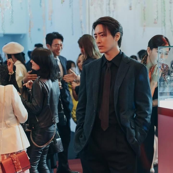 Behind-the-scenes cut of Lee Joonhyuk