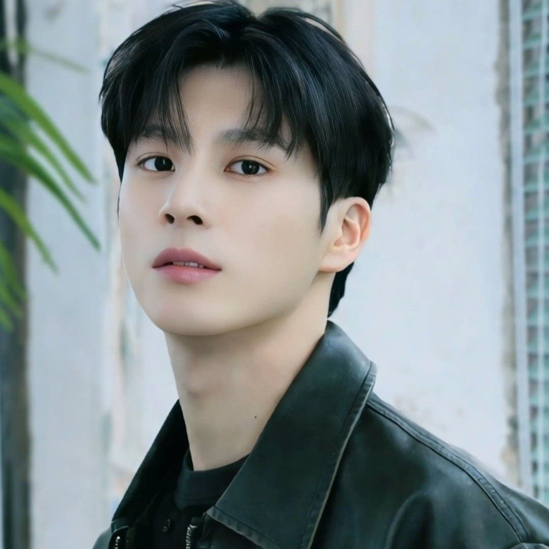 Recent activity shot of Jeong Dongwon