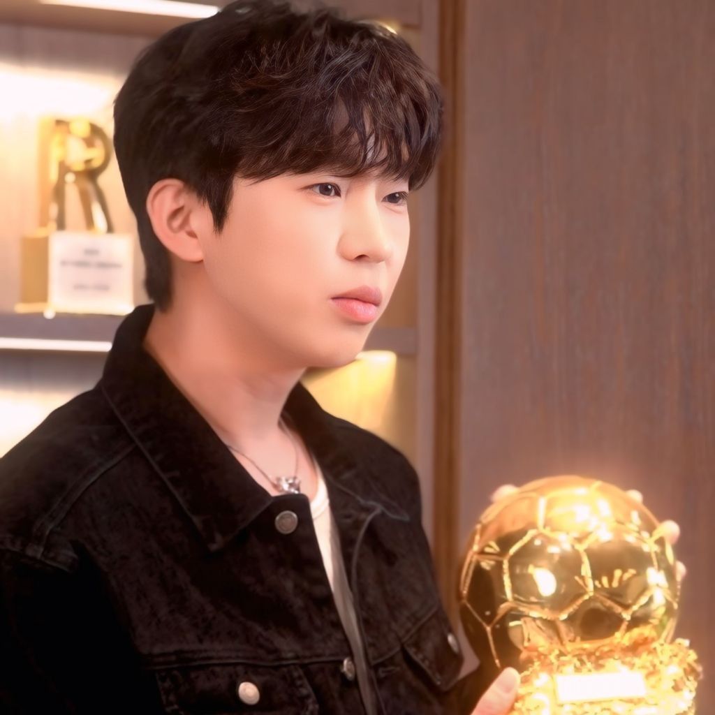 Recent activity shot of Lim Youngwoong