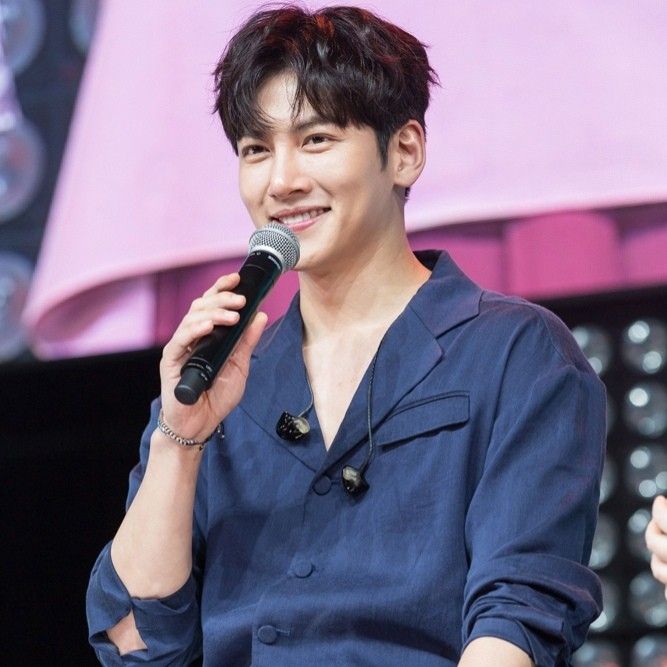 지창욱 최근 활동샷