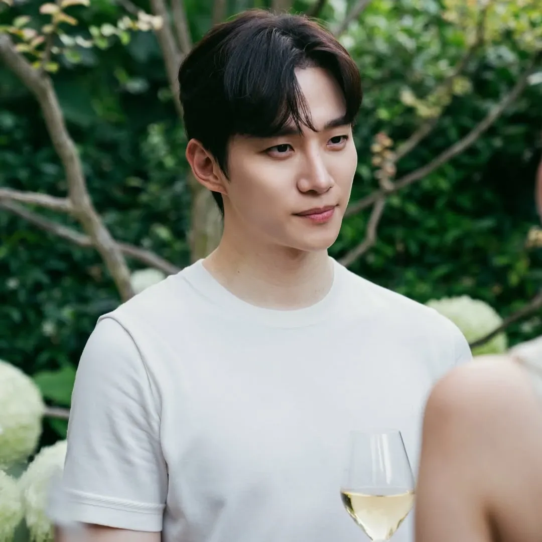 Foto kegiatan terbaru dari Lee Junho