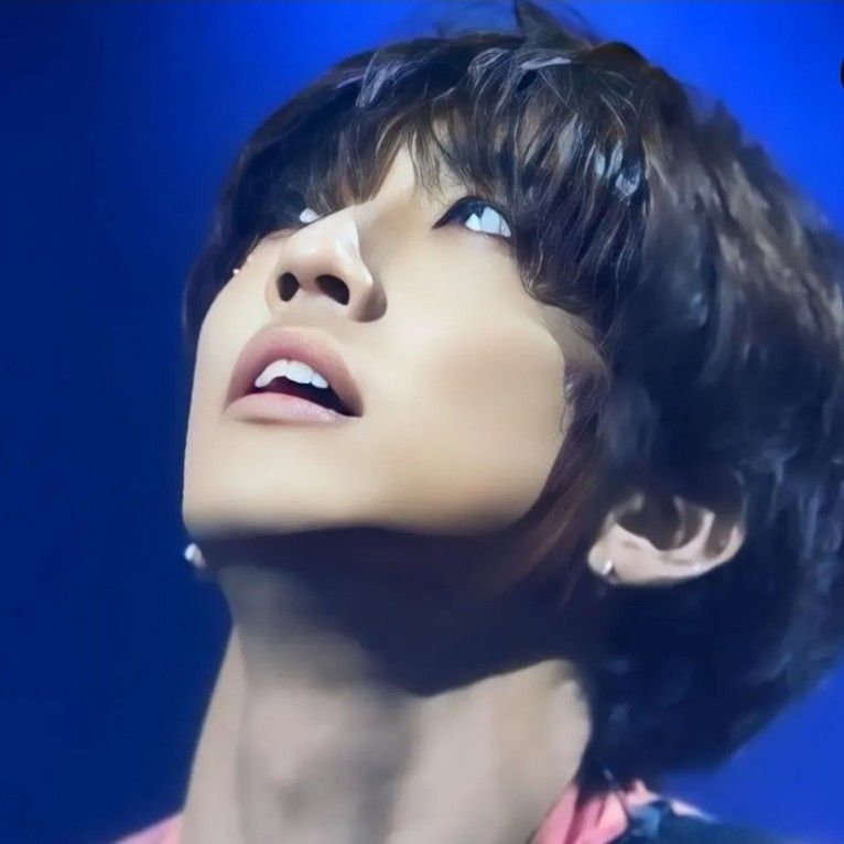 A moment captured by a fan of Lee Seungyoon