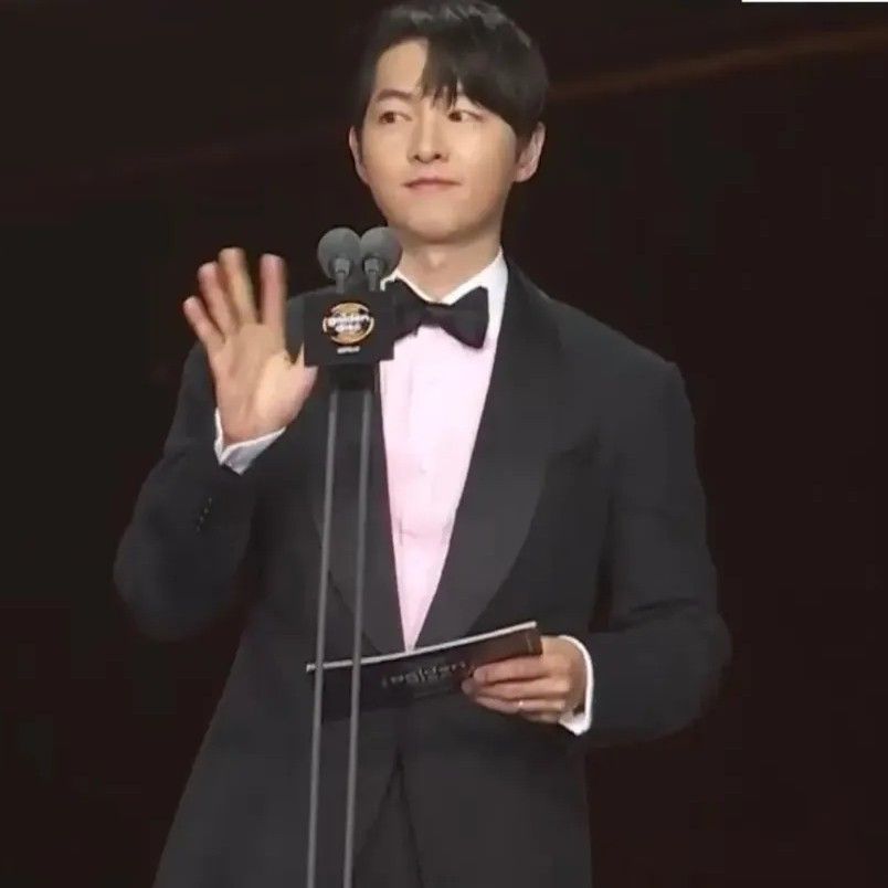 ソン・ジュンギの最近の活動ショット