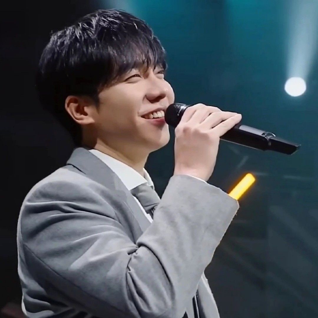 粉丝拍下的李升基瞬间