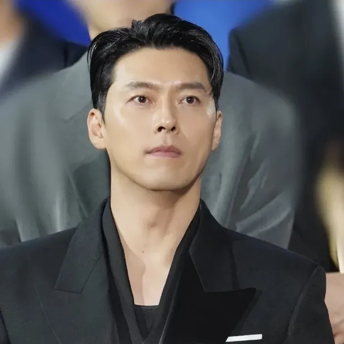 A moment captured by a fan of Hyun Bin